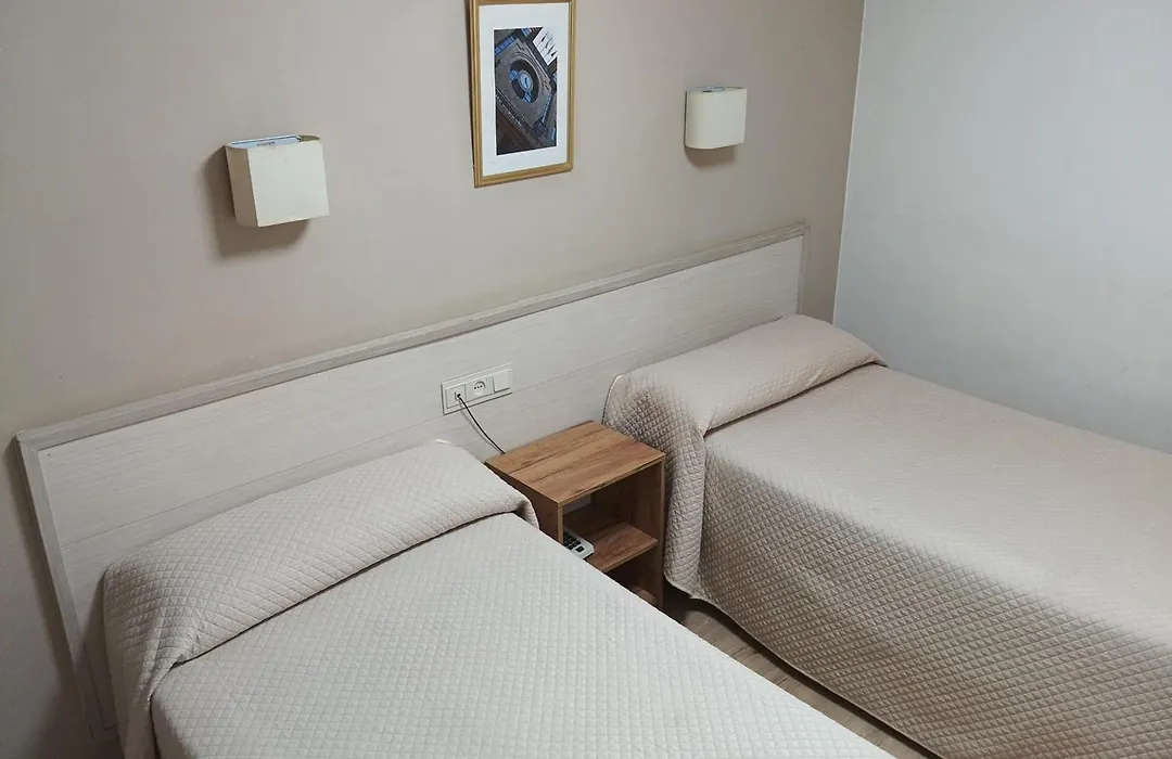 Hostal Atienzar-1